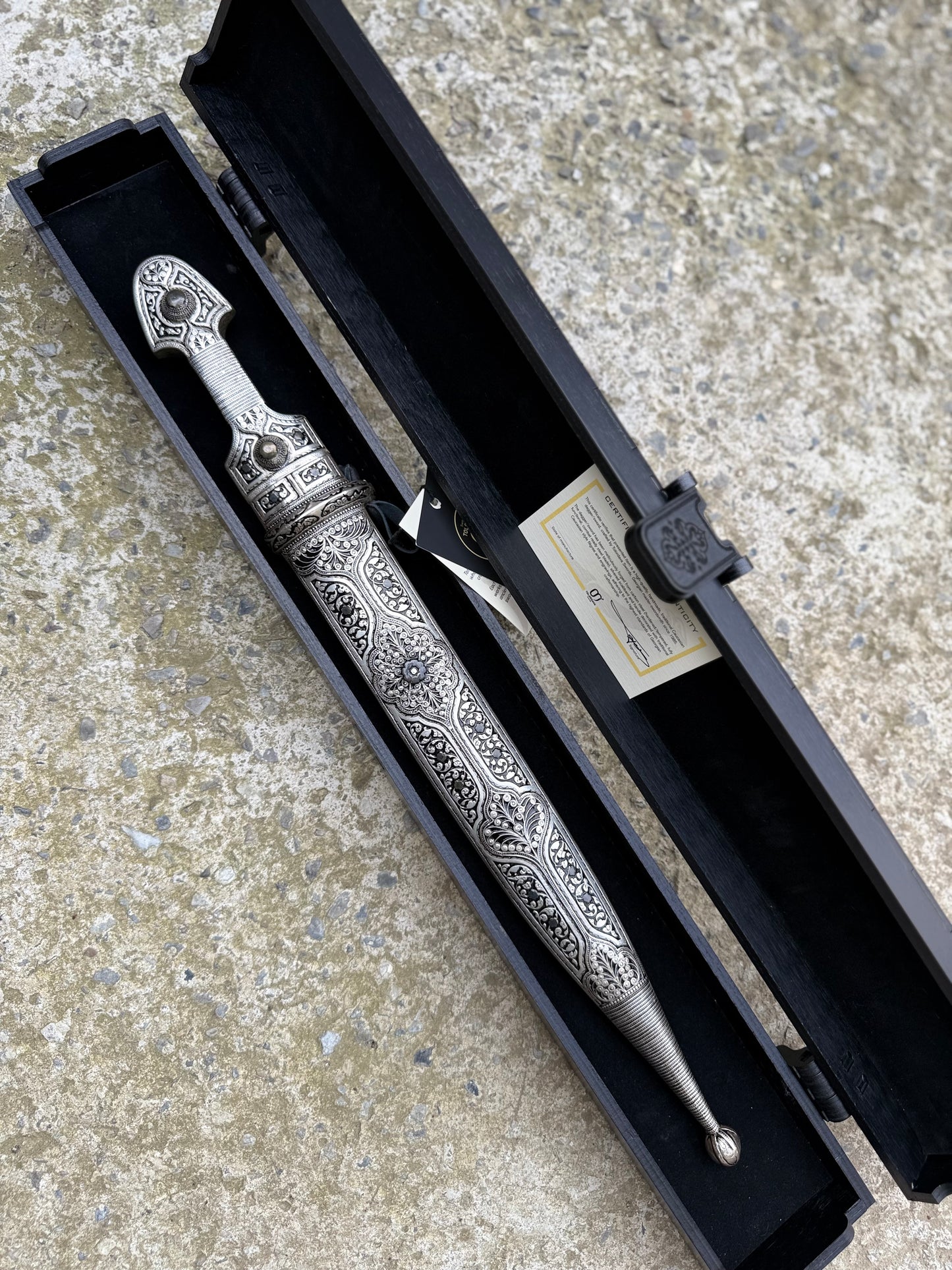 ხანჯალი (027)