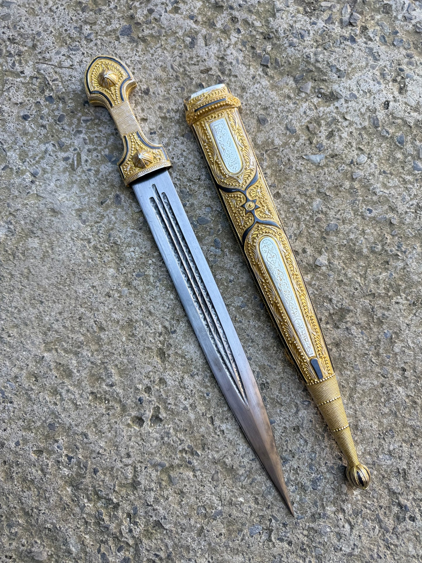 ხანჯალი (034)