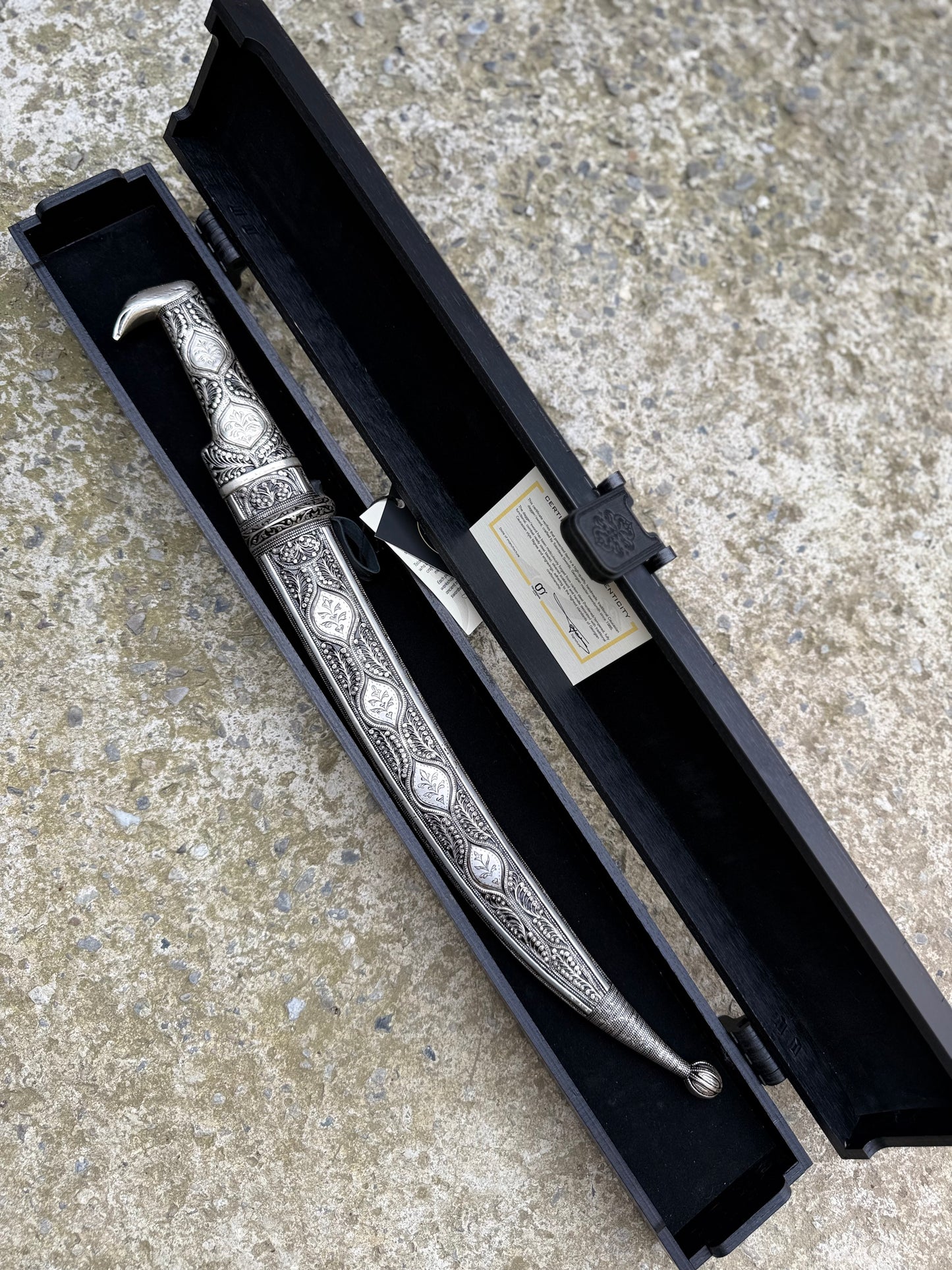 ბებუთი (012)